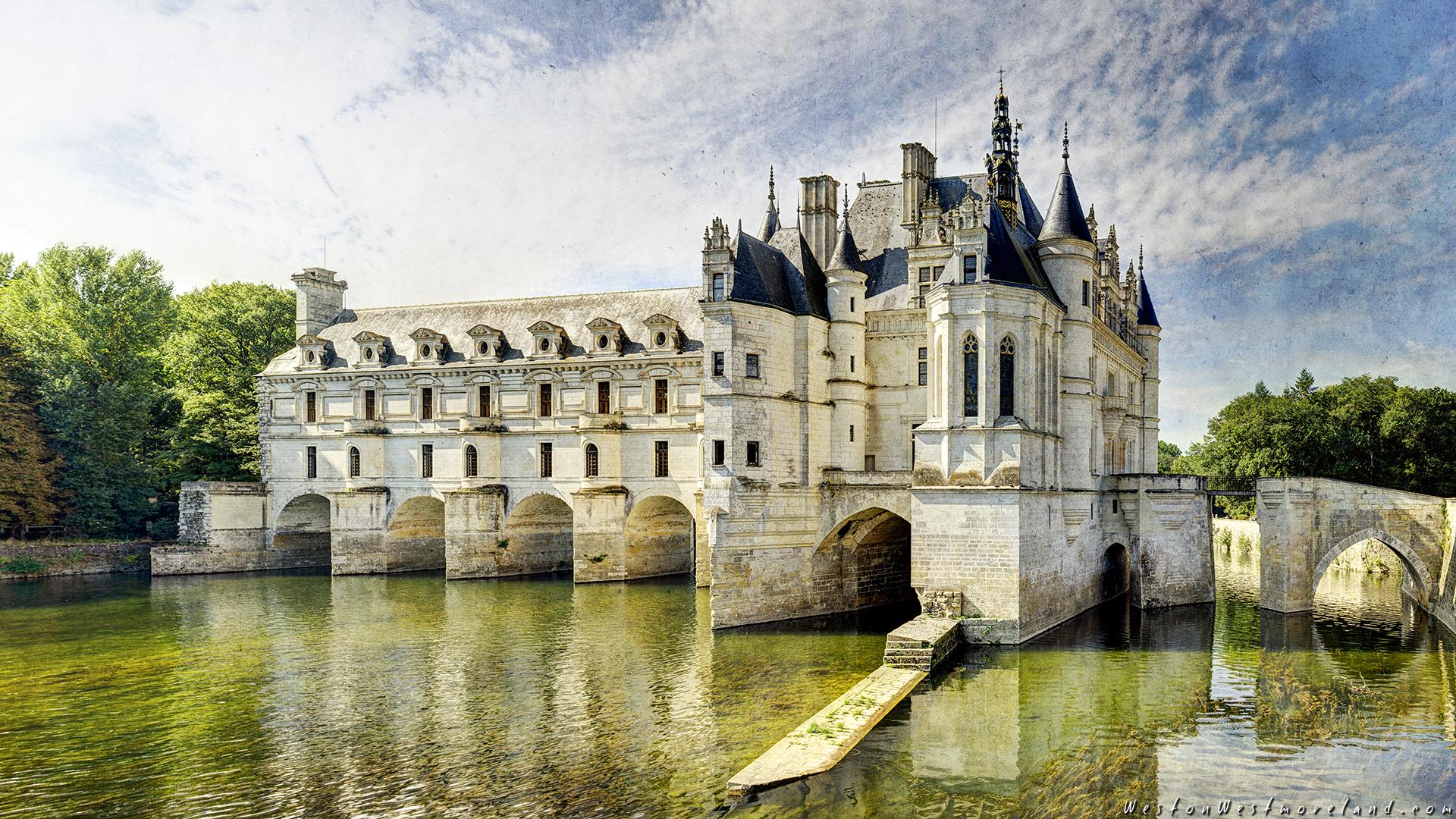 Château de Chenonceau enjambant le Cher